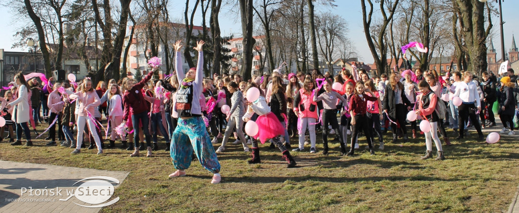 Roztańczony happening w Raciążu
