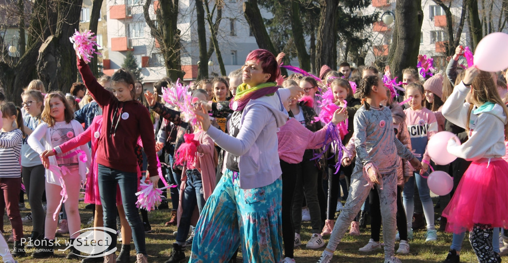 Roztańczony happening w Raciążu