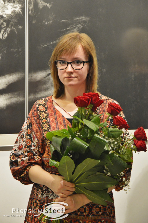 Dwa w jednym: wystawa grafiki i recital dla Pań
