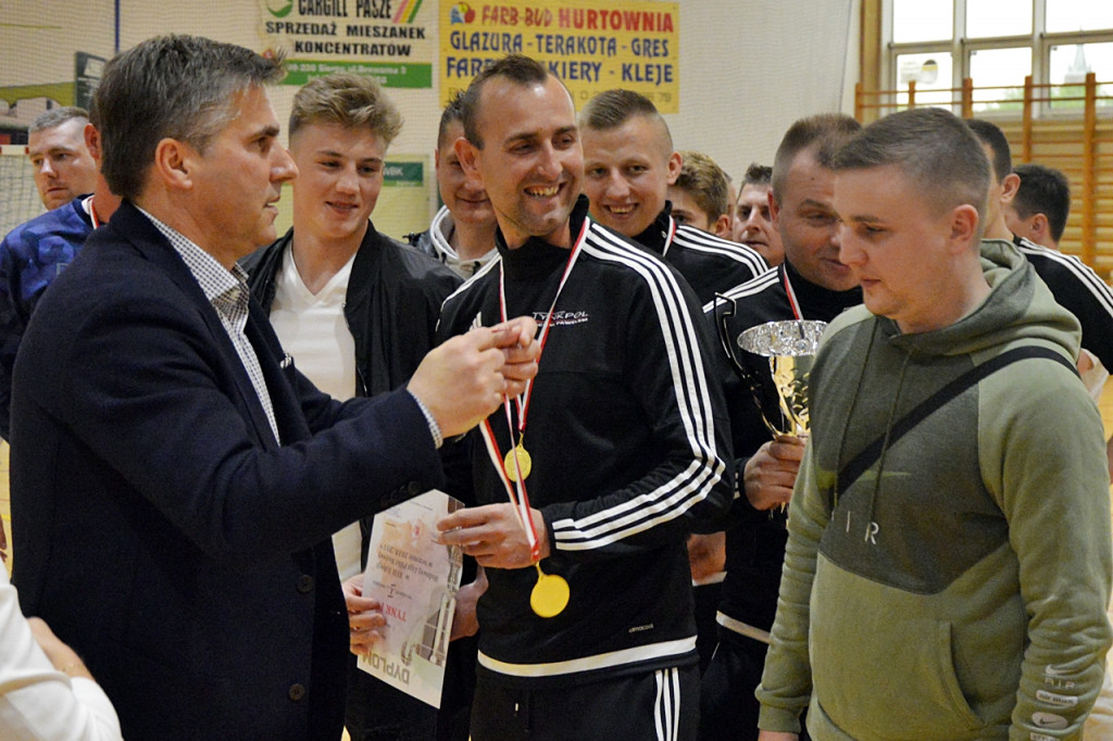 Dariusz Dziekanowski na halówce w Baboszewie