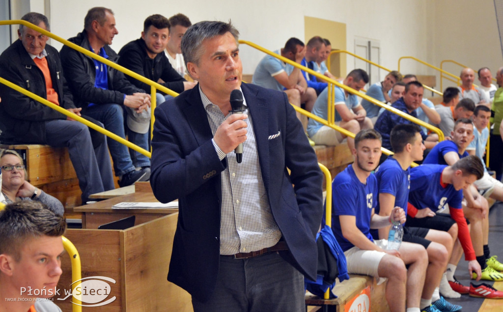 Dariusz Dziekanowski na halówce w Baboszewie