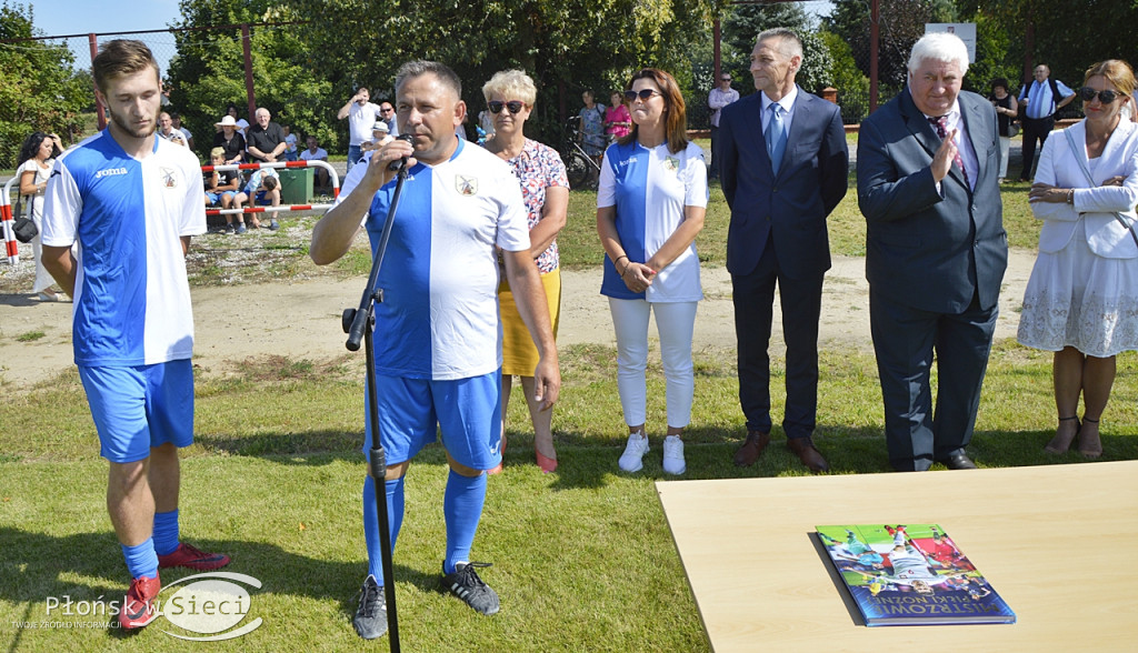 Oficjalne otwarcie boiska w Arcelinie