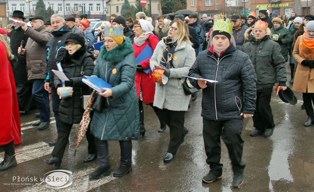 Trzej Królowie przeszli ulicami Raciąża