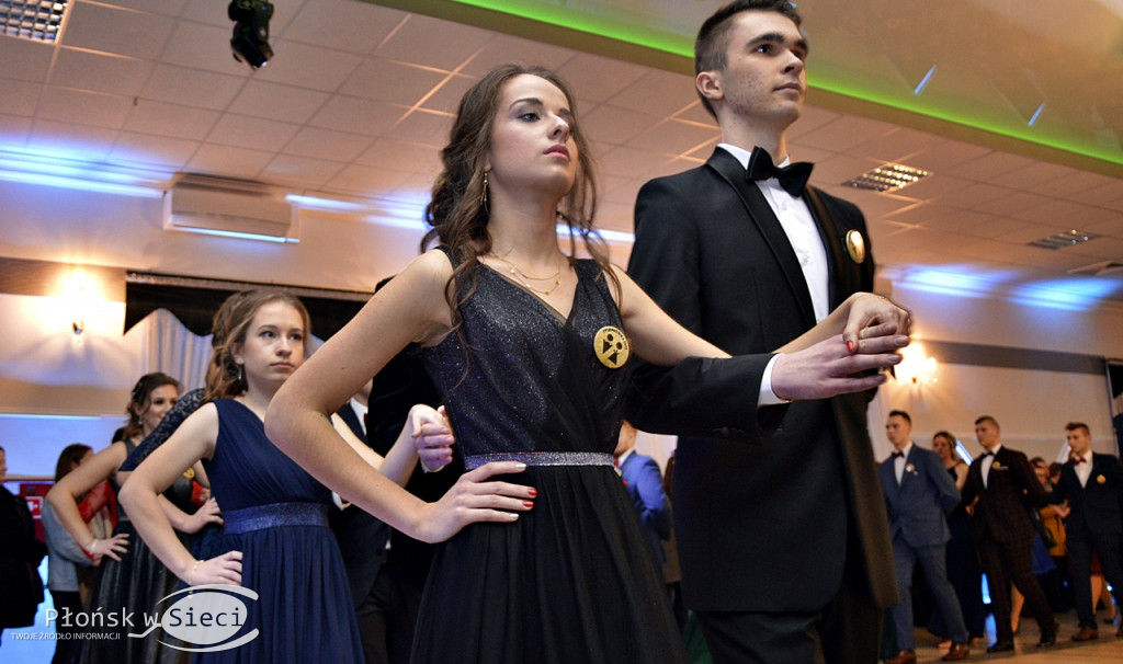 Poloneza czas zacząć! Bal maturzystów z ZS nr 1