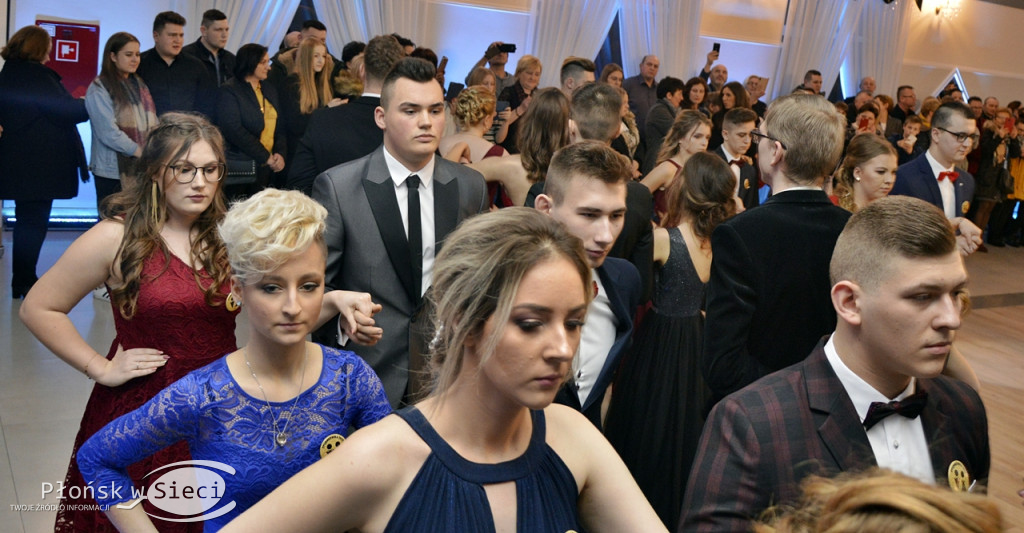 Poloneza czas zacząć! Bal maturzystów z ZS nr 1