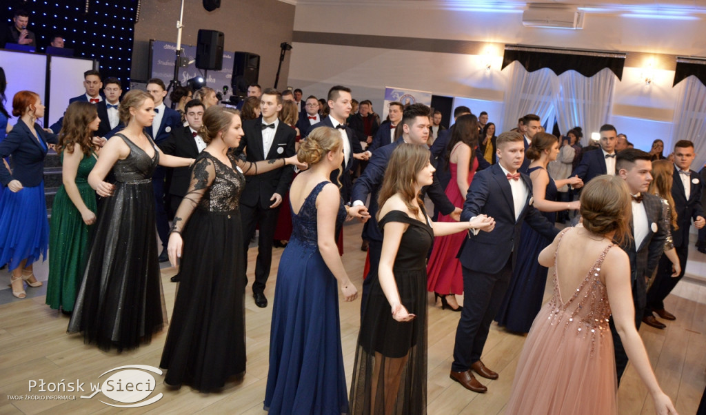 Poloneza czas zacząć! Bal maturzystów z ZS nr 1