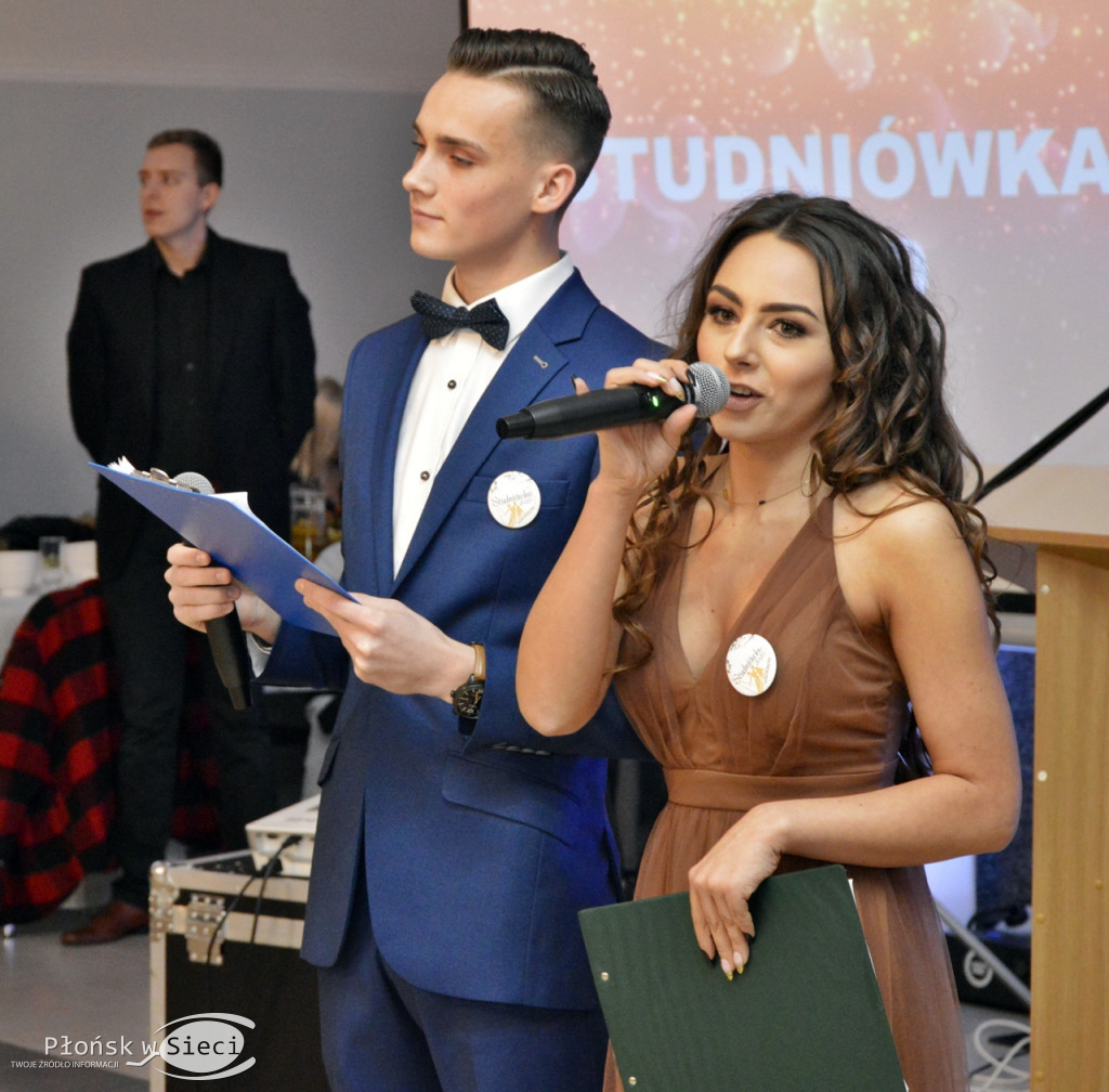 Poloneza czas zacząć! Bal maturzystów z ZS nr 1