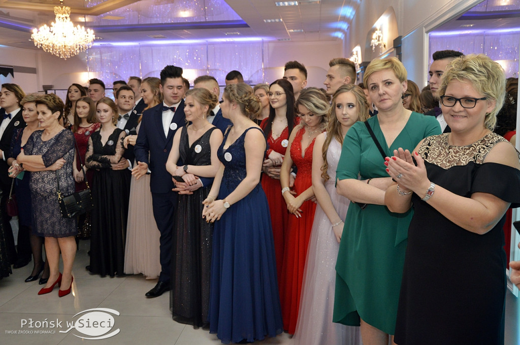 Poloneza czas zacząć! Bal maturzystów z ZS nr 1