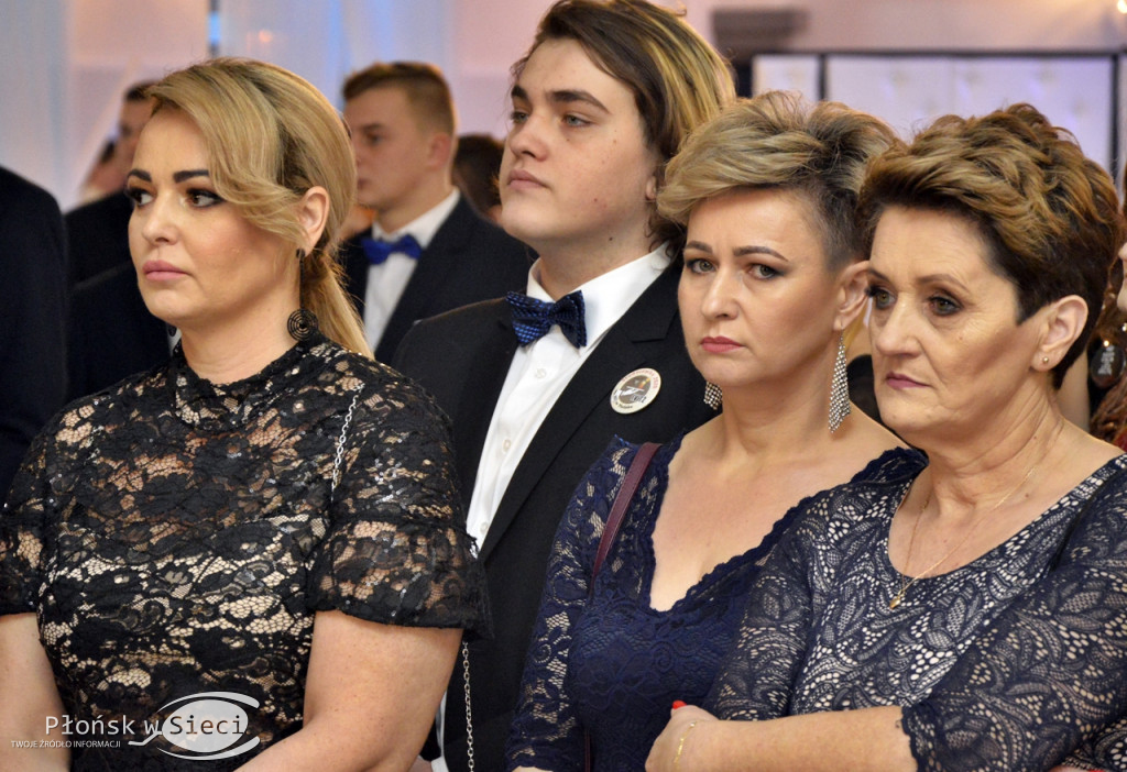 Poloneza czas zacząć! Bal maturzystów z ZS nr 1