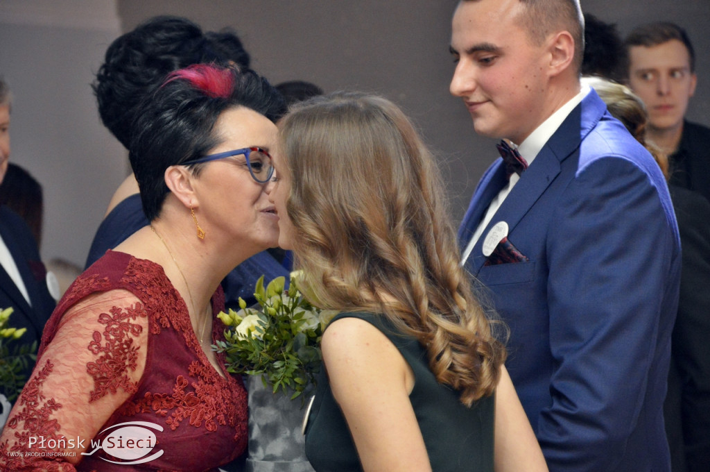 Poloneza czas zacząć! Bal maturzystów z ZS nr 1