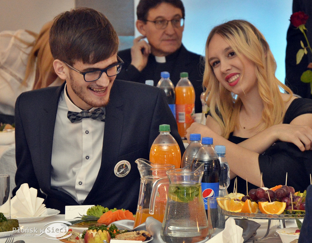 Poloneza czas zacząć! Bal maturzystów z ZS nr 1