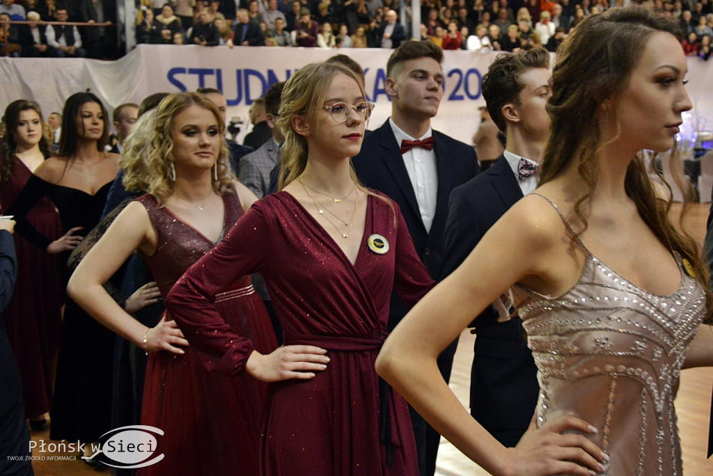 Maturzyści z Rutek na studniówkowym balu