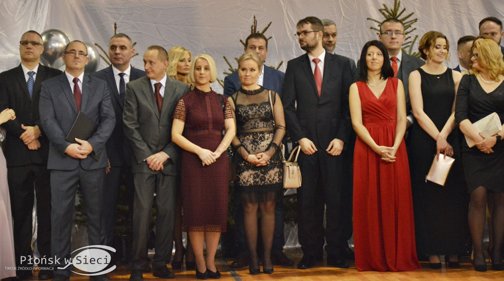 Maturzyści z Rutek na studniówkowym balu