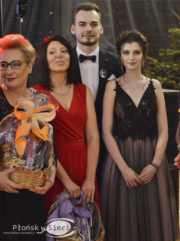 Maturzyści z Rutek na studniówkowym balu