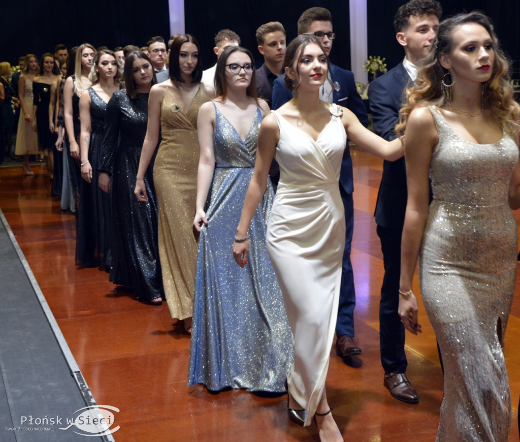 Studniówkowe ostatki w Płońsku - bawiło się I LO