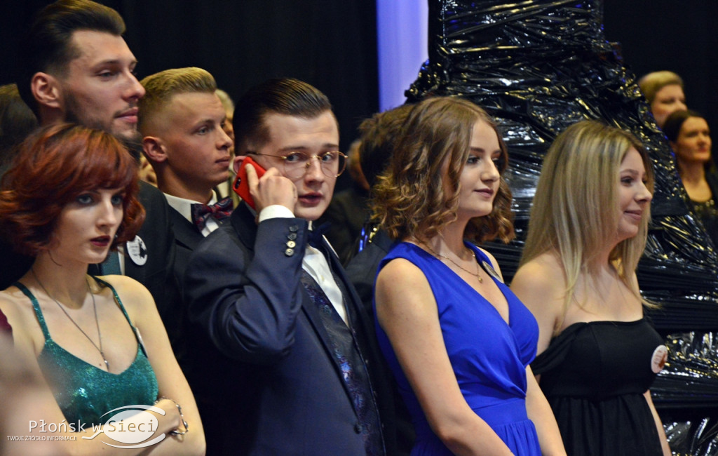 Studniówkowe ostatki w Płońsku - bawiło się I LO