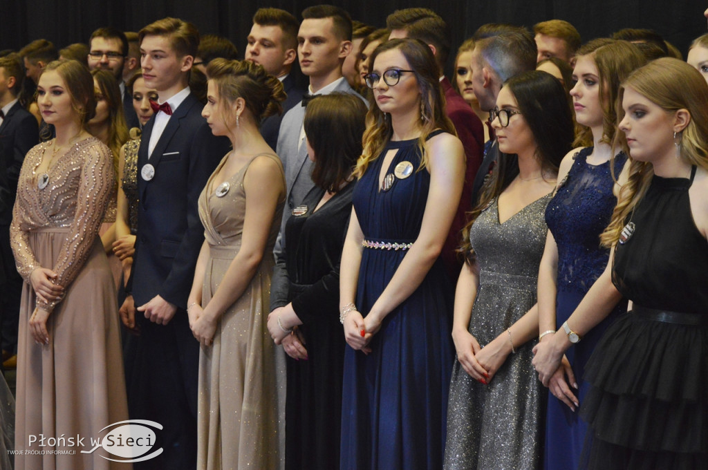 Studniówkowe ostatki w Płońsku - bawiło się I LO