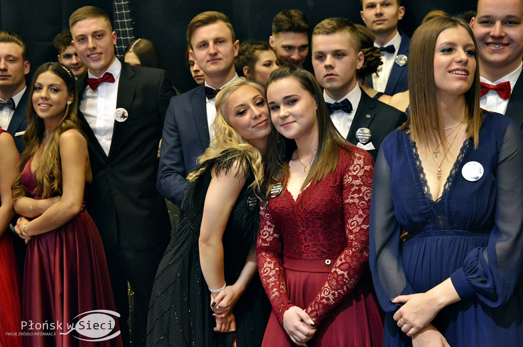Studniówkowe ostatki w Płońsku - bawiło się I LO