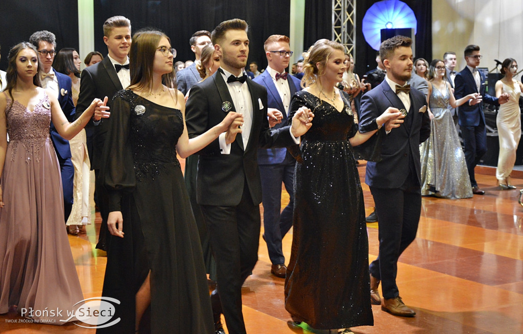 Studniówkowe ostatki w Płońsku - bawiło się I LO
