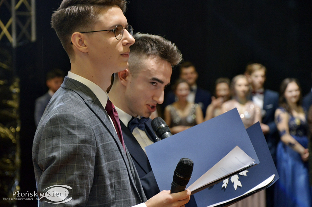 Studniówkowe ostatki w Płońsku - bawiło się I LO