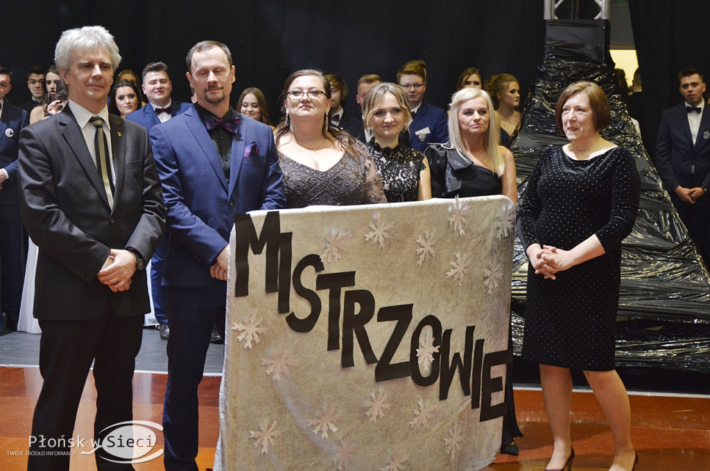 Studniówkowe ostatki w Płońsku - bawiło się I LO