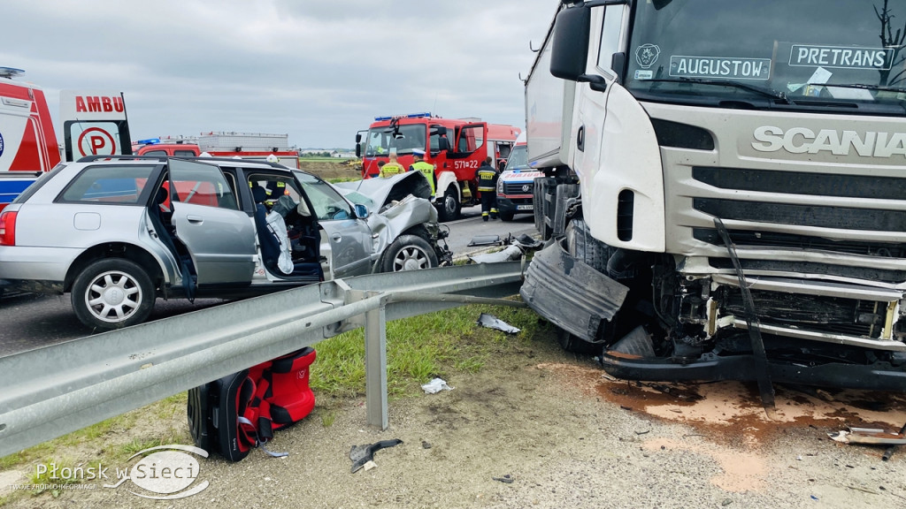 Tragiczne, czołowe zderzenie tira z osobówką