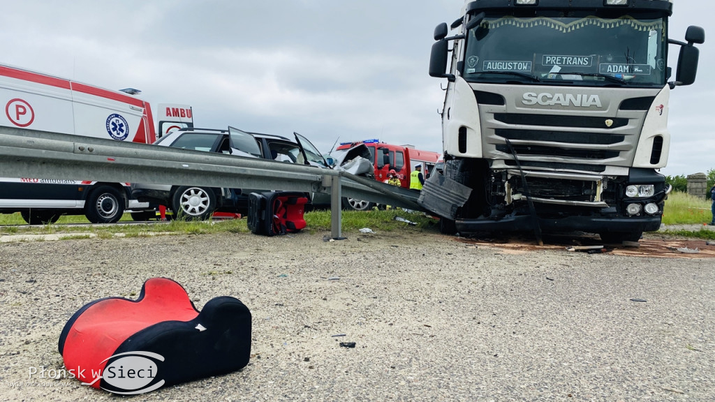 Tragiczne, czołowe zderzenie tira z osobówką