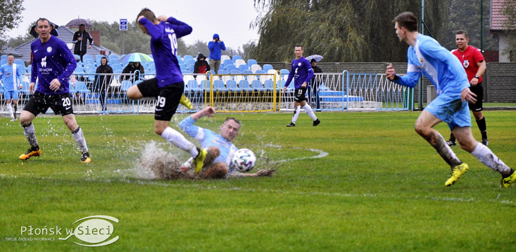 Derby Błękitni vs. Sona w strugach deszczu