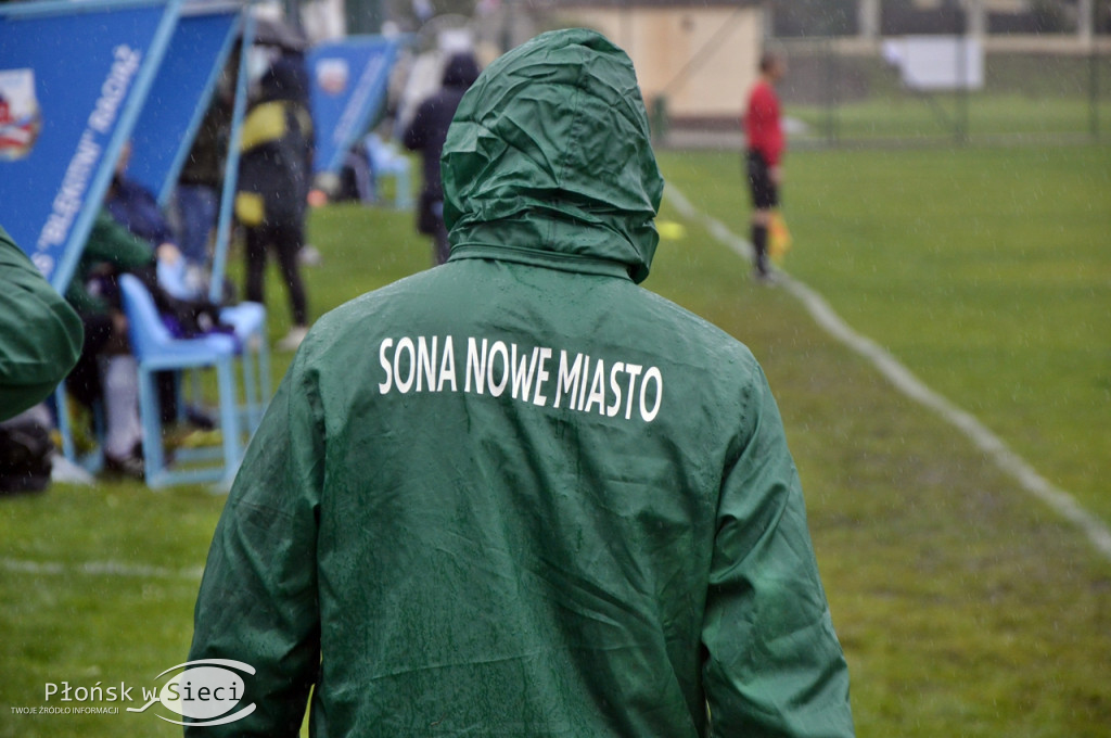 Derby Błękitni vs. Sona w strugach deszczu