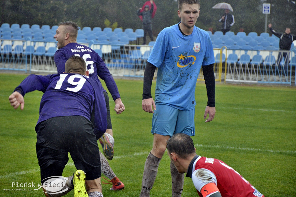 Derby Błękitni vs. Sona w strugach deszczu