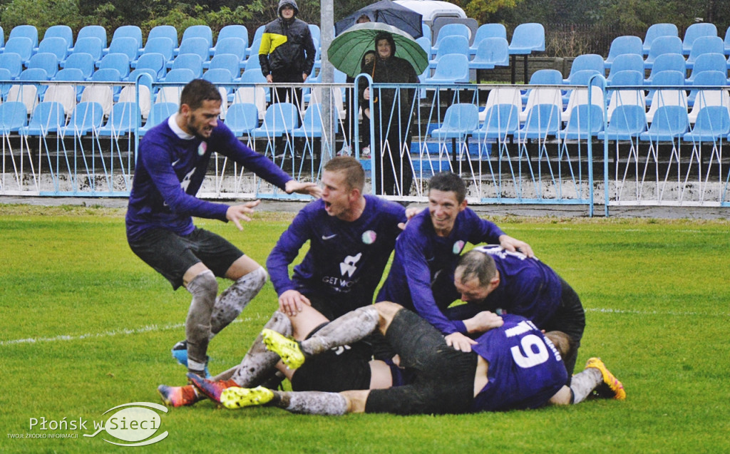 Derby Błękitni vs. Sona w strugach deszczu