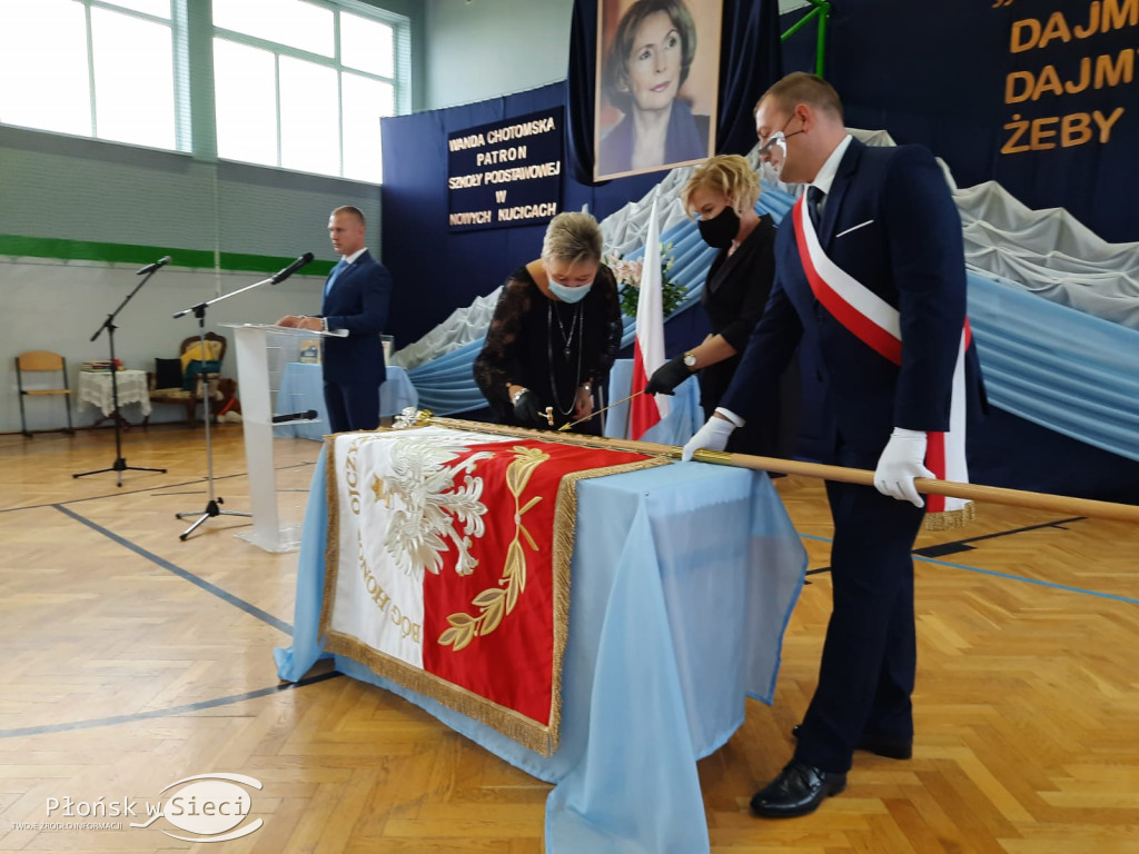 Podstawówka w Kucicach z patronem i sztandarem