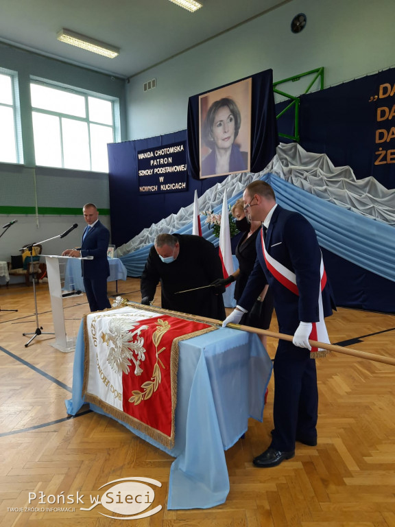 Podstawówka w Kucicach z patronem i sztandarem