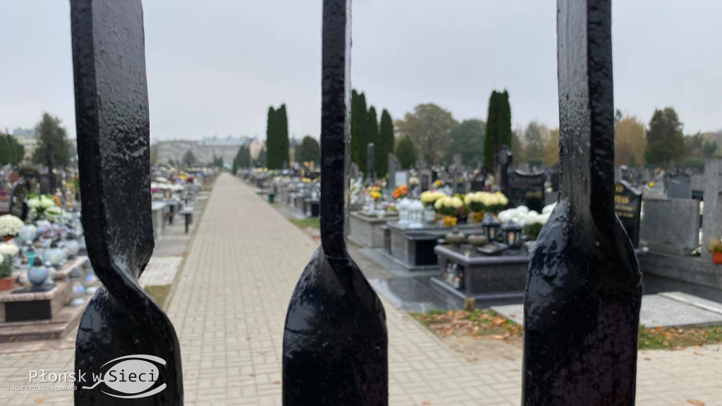 Płoński cmentarz i okolica 1 listopada...
