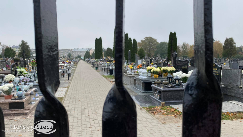 Płoński cmentarz i okolica 1 listopada...