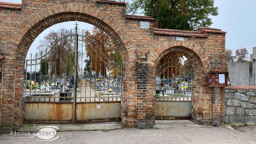 Płoński cmentarz i okolica 1 listopada...