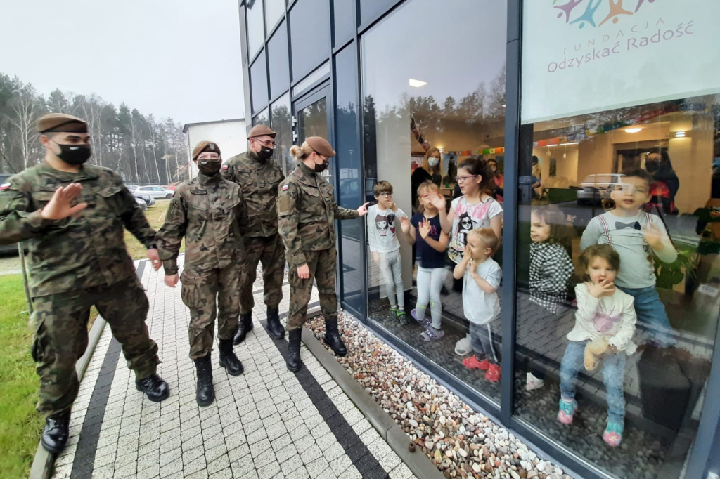 Obdarowali dzieci w Kraszewie-Czubakach