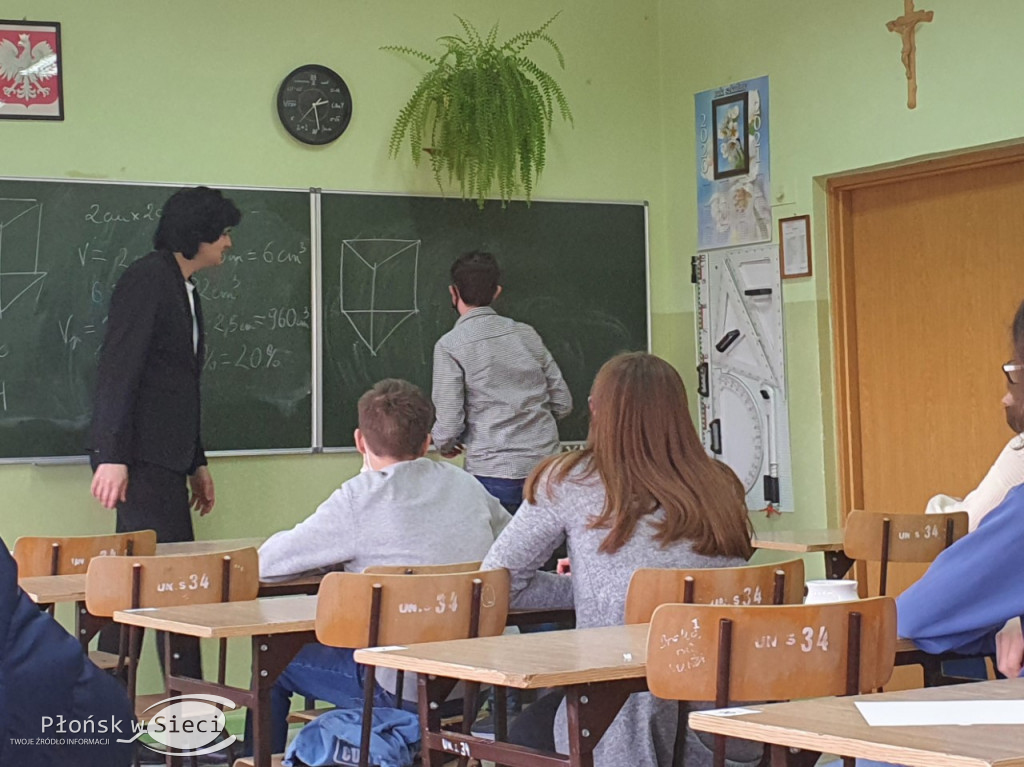 Uczniowie klas ósmych mierzyli się z 'matmą'
