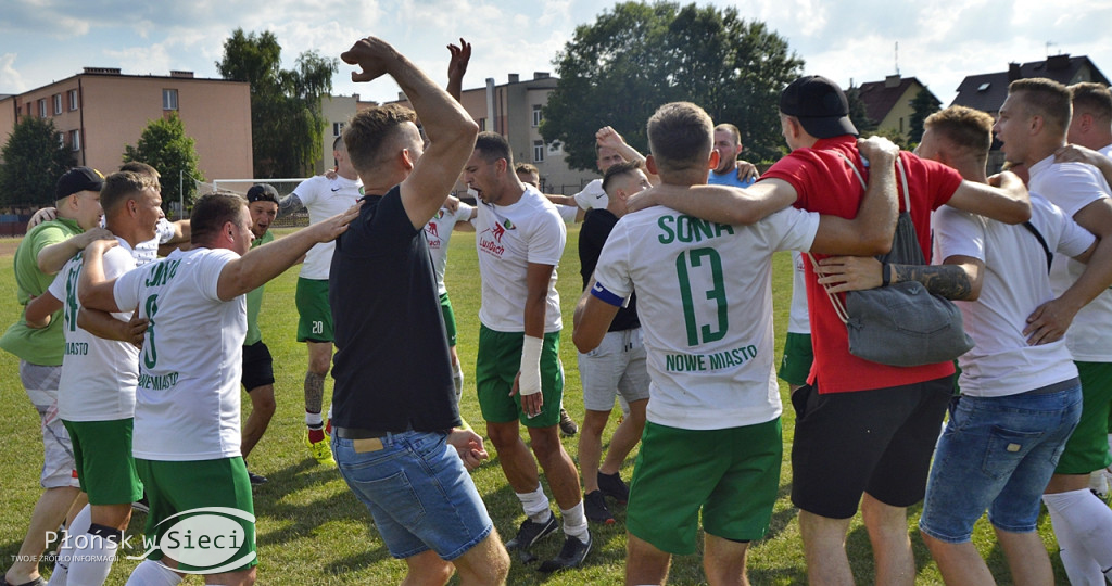 Derbowo na koniec piłkarskiego sezonu