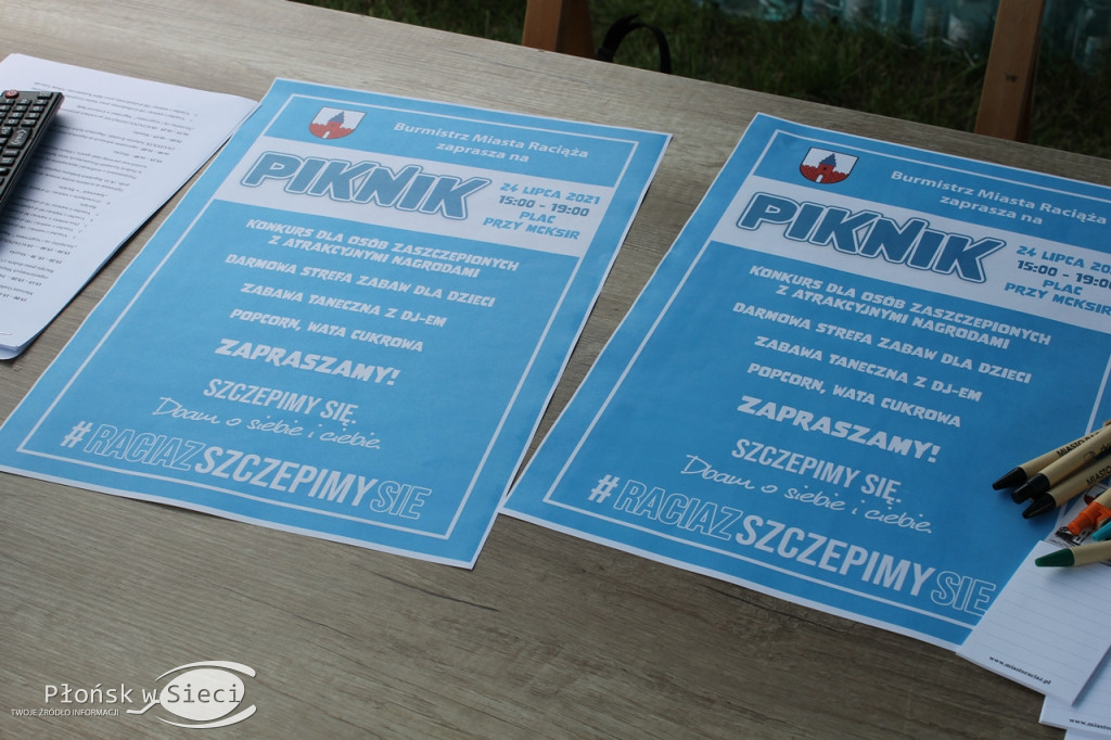 Plenerowa promocja szczepień w Raciążu