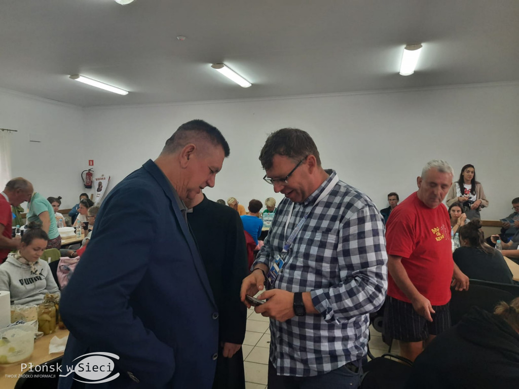 Pielgrzymi kroczą przez powiat płoński