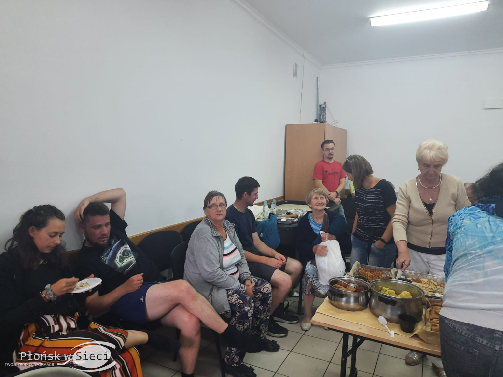 Pielgrzymi kroczą przez powiat płoński