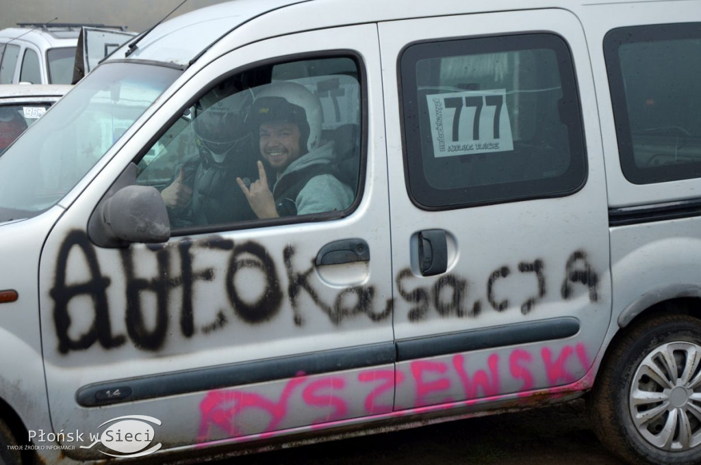 Motociekawy Wrak Race - zbiórka dla Bogusi