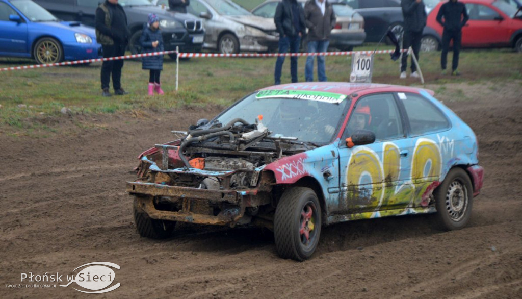 Motociekawy Wrak Race - zbiórka dla Bogusi