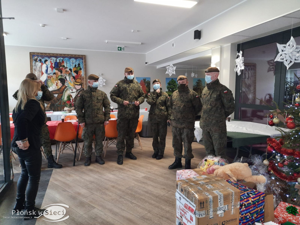 Terytorialsi z darami w Kraszewie Czubakach