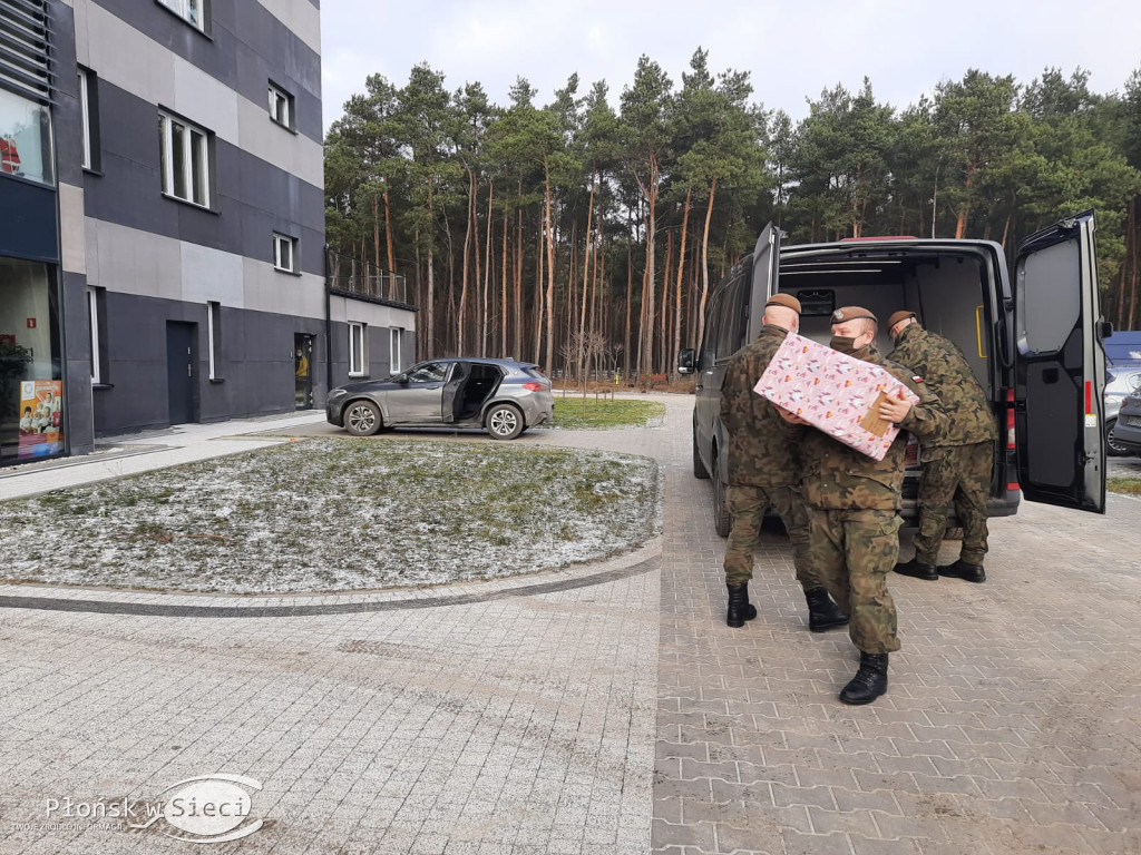 Terytorialsi z darami w Kraszewie Czubakach