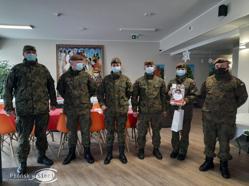 Terytorialsi z darami w Kraszewie Czubakach