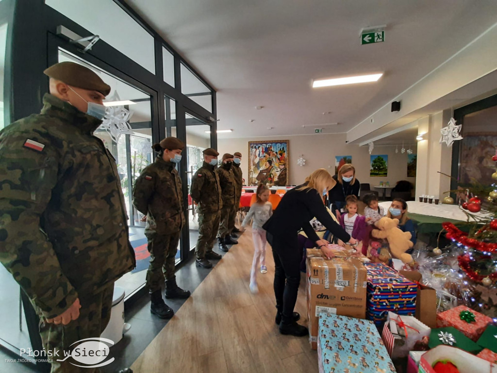 Terytorialsi z darami w Kraszewie Czubakach