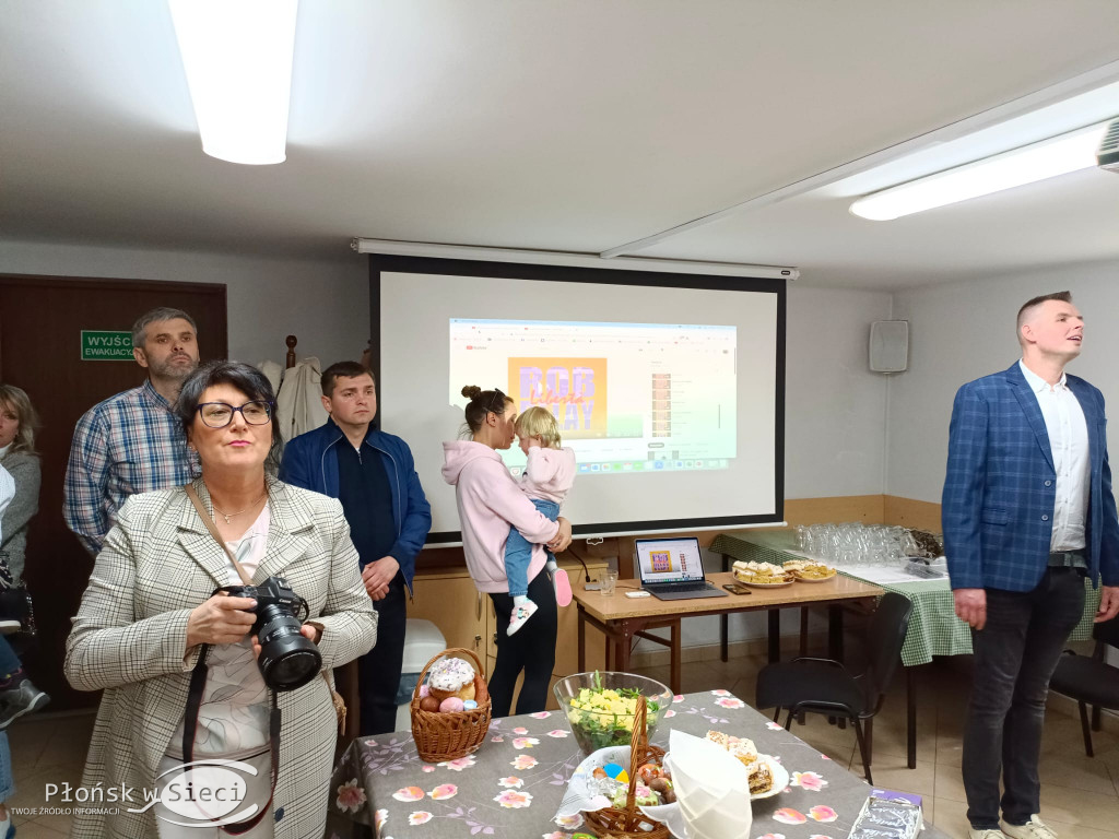 Wielkanocne śniadanie dla wojennych uchodźców