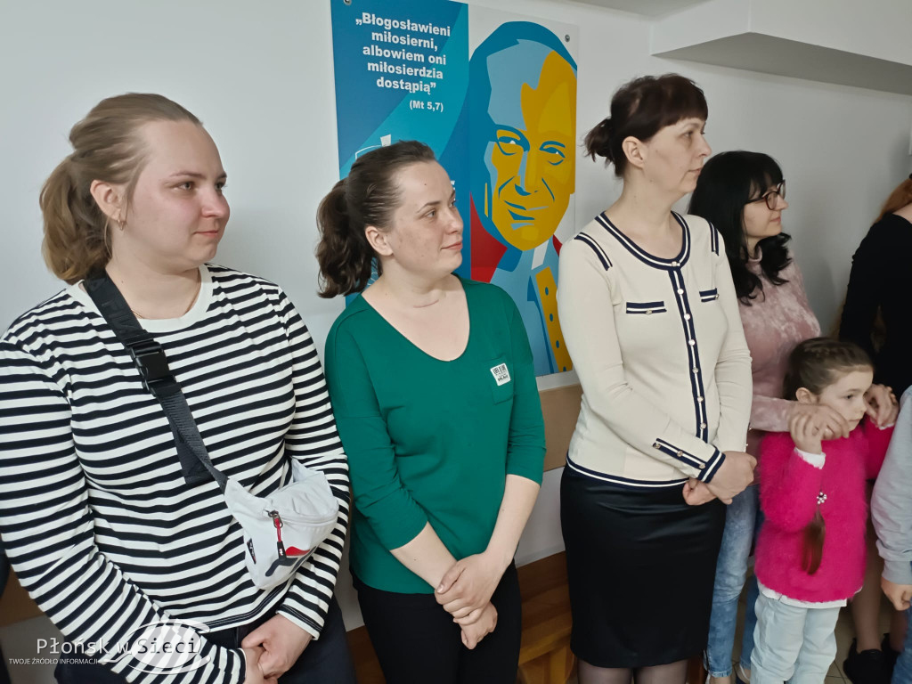 Wielkanocne śniadanie dla wojennych uchodźców